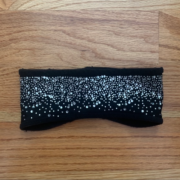 Warm headband for figure skating